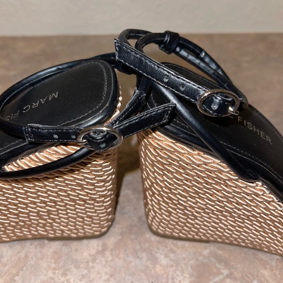 Marc Fisher Womens Zeki Faux Leather Ankle Strap Wedge Heels - Picture 6 of 7